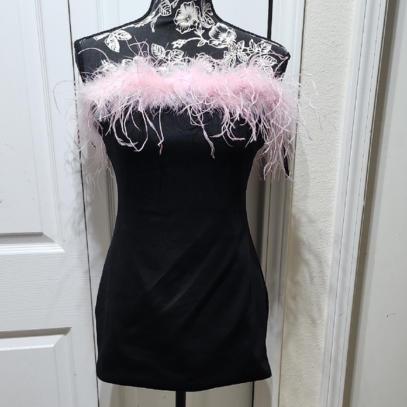 Holly Feather Black Dress with Pink Feather Trim And Matching Gloves L - Picture 2 of 8